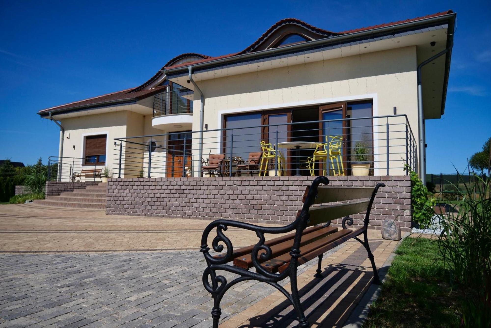 Villa Pro Musica - Opcja Sniadania Lębork Exteriör bild